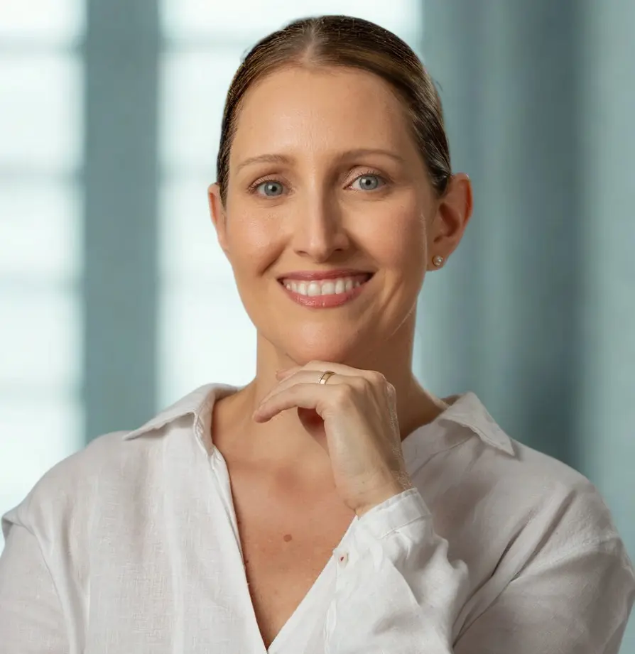 Foto da Dra. Isadora Vasconcellos, médica especialista em Medicina Integrativa em Niterói